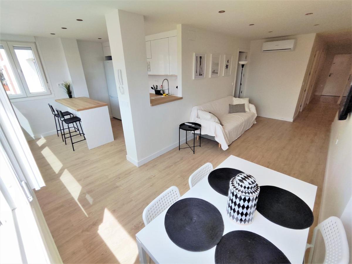 Aljarafe Central Square - By Pro Apartments ซาน ฮวน เด อัซนาลฟาเรเช ภายนอก รูปภาพ