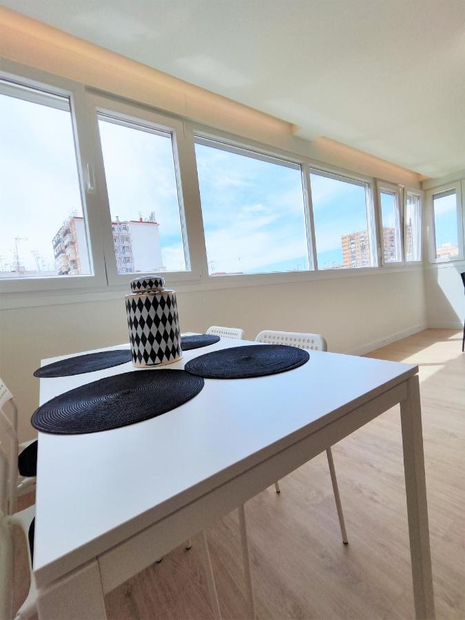 Aljarafe Central Square - By Pro Apartments ซาน ฮวน เด อัซนาลฟาเรเช ภายนอก รูปภาพ